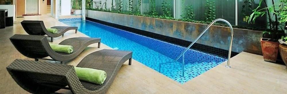 Nantra Retreat And Spa Bangkok Exterior photo