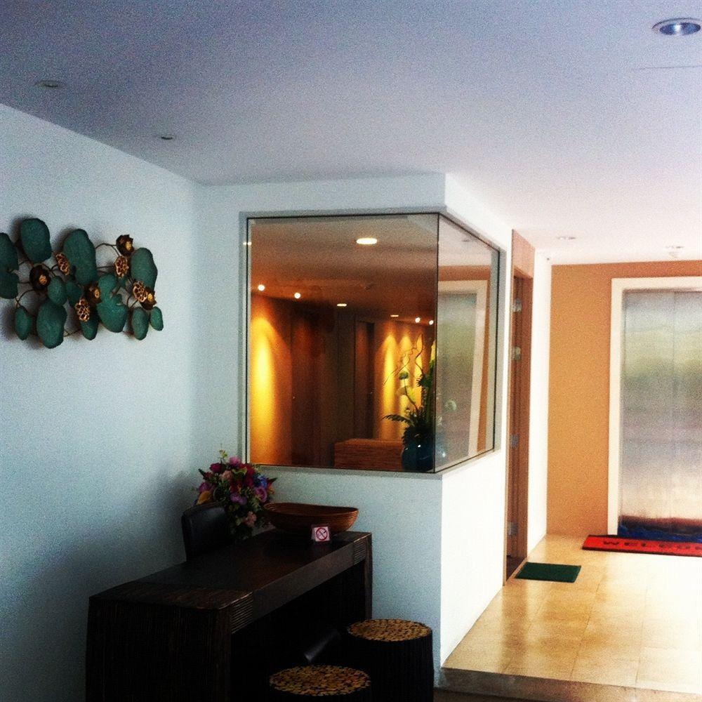 Nantra Retreat And Spa Bangkok Exterior photo